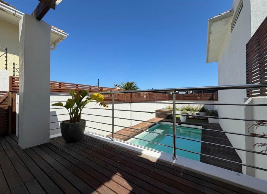 3 Bedroom Property for Sale in Camps Bay Western Cape